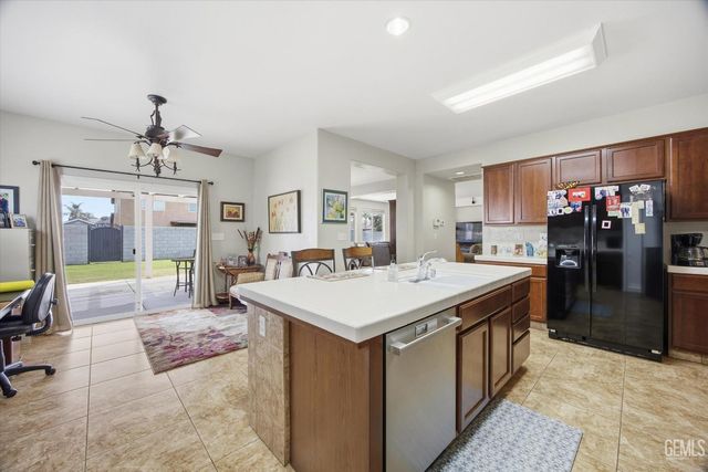 11607 California Poppy Drive, Bakersfield, CA 93311