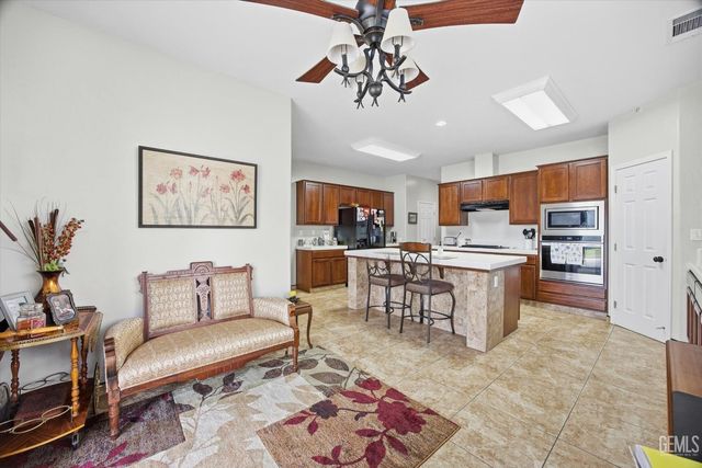 11607 California Poppy Drive, Bakersfield, CA 93311