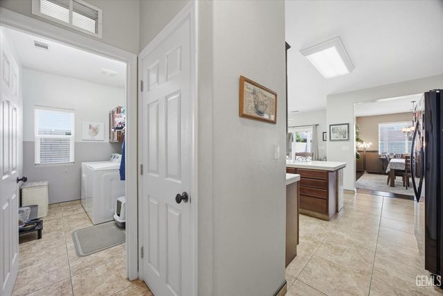 11607 California Poppy Drive, Bakersfield, CA 93311