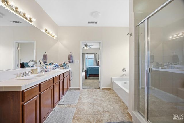 11607 California Poppy Drive, Bakersfield, CA 93311