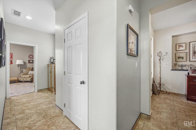 11607 California Poppy Drive, Bakersfield, CA 93311