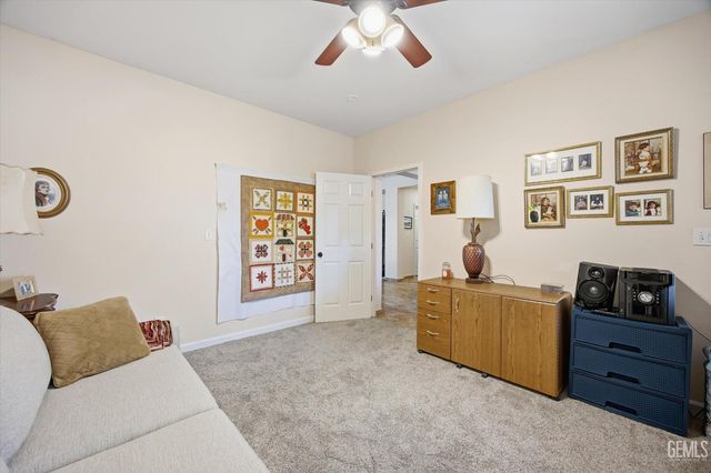 11607 California Poppy Drive, Bakersfield, CA 93311