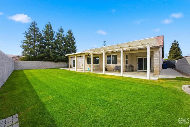 11607 California Poppy Drive, Bakersfield, CA 93311