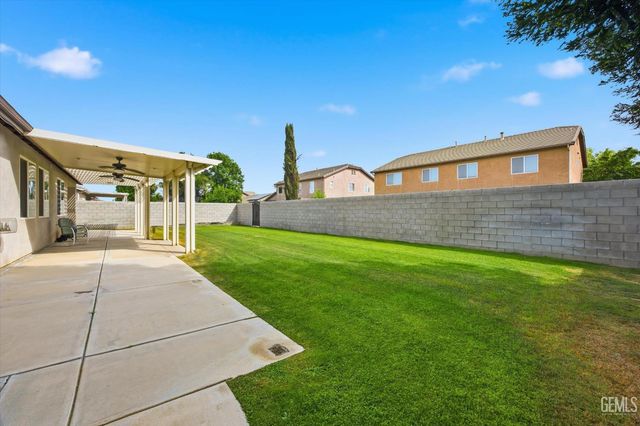 11607 California Poppy Drive, Bakersfield, CA 93311