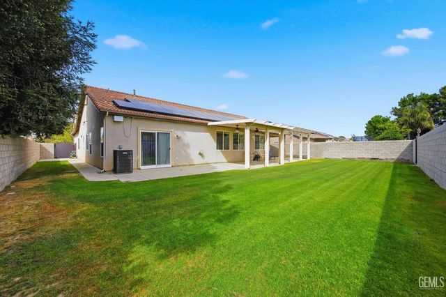 11607 California Poppy Drive, Bakersfield, CA 93311