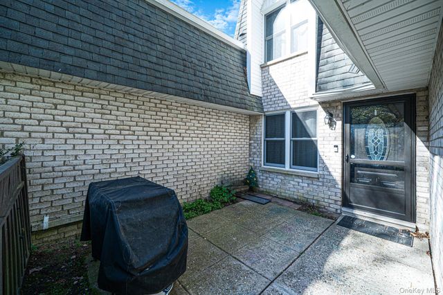 407 Birchwood Road, Medford, NY 11763