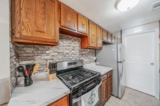 407 Birchwood Road, Medford, NY 11763