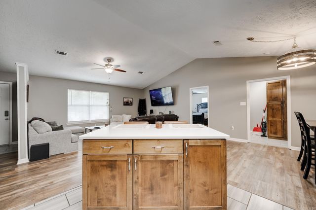 89 Sunny Gap Rd, Conway, AR 72032