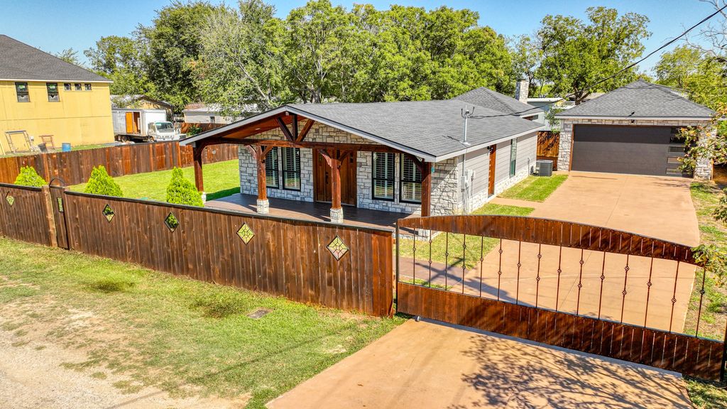 114 Mulberry, Possum Kingdom Lake, TX 76449