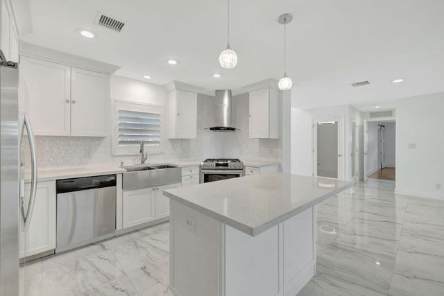 2612 NE 5th Street, Pompano Beach, FL 33062