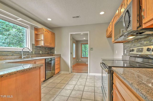 510 Willowbrook Trace, Kingsport, TN 37660