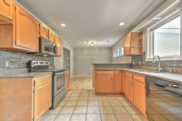 510 Willowbrook Trace, Kingsport, TN 37660