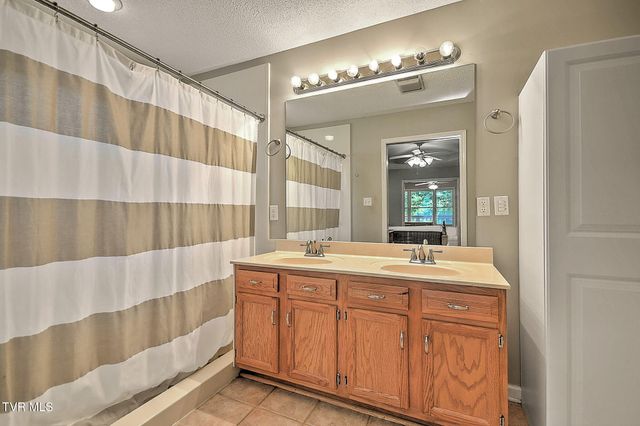 510 Willowbrook Trace, Kingsport, TN 37660