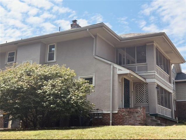 201 W 51st Terrace, Kansas City, MO 64112