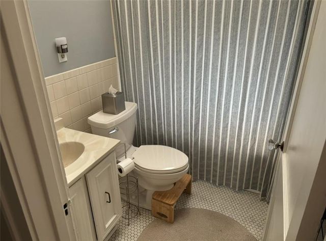 201 W 51st Terrace, Kansas City, MO 64112