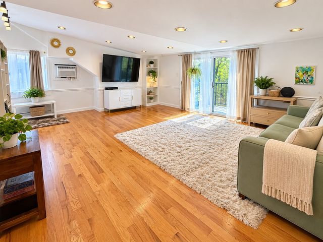 4 Upcrest Road 4, Boston, MA 02135