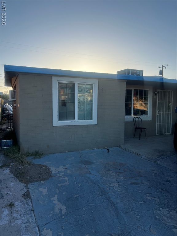 321 North Yale Street, Las Vegas, NV 89107