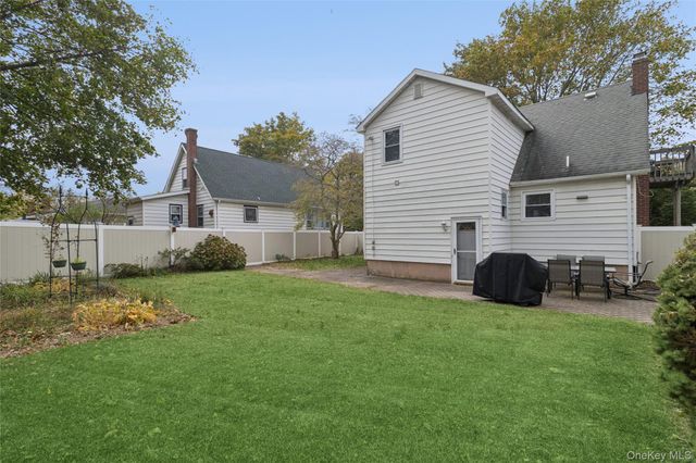 215 Hallock Landing Road, Rocky Point, NY 11778