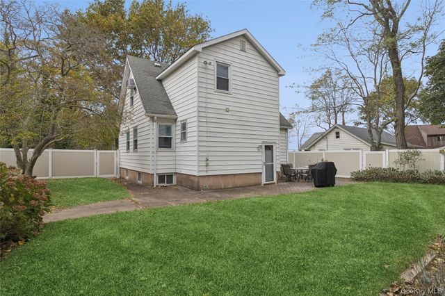 215 Hallock Landing Road, Rocky Point, NY 11778