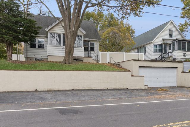 215 Hallock Landing Road, Rocky Point, NY 11778