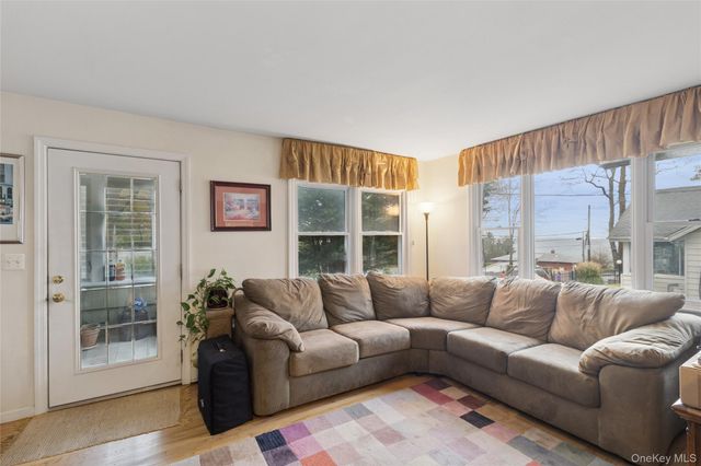 215 Hallock Landing Road, Rocky Point, NY 11778