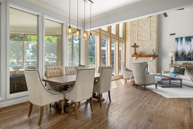 6050 Oak Hollow Drive, Burleson, TX 76028