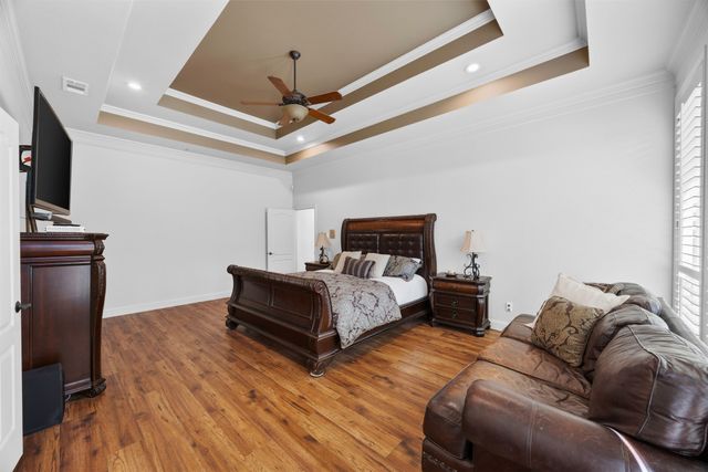 6050 Oak Hollow Drive, Burleson, TX 76028