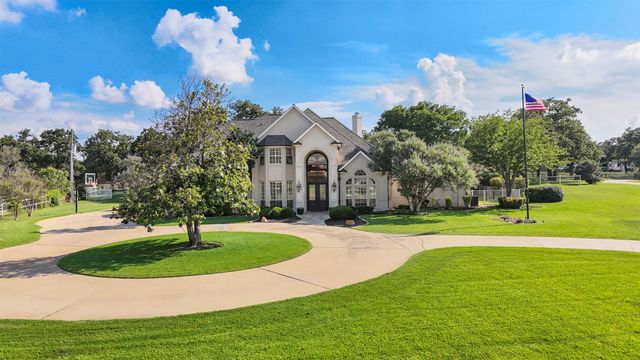 6050 Oak Hollow Drive, Burleson, TX 76028