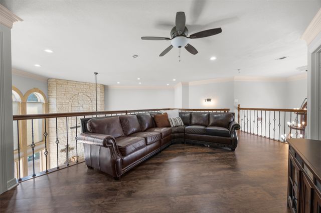 6050 Oak Hollow Drive, Burleson, TX 76028