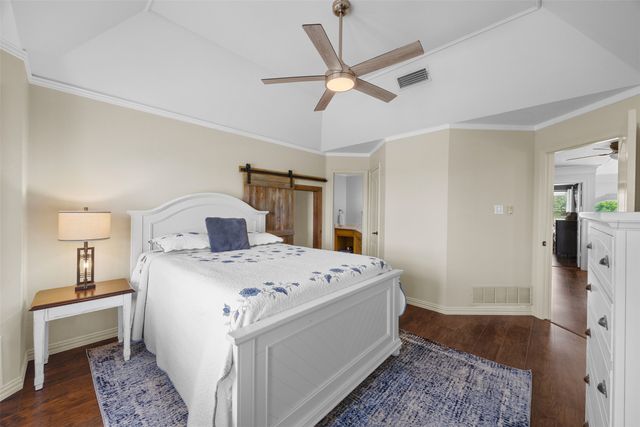 6050 Oak Hollow Drive, Burleson, TX 76028