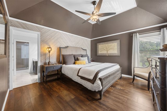 6050 Oak Hollow Drive, Burleson, TX 76028