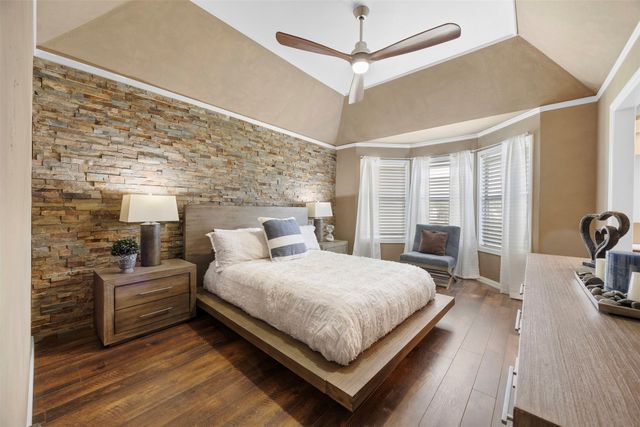 6050 Oak Hollow Drive, Burleson, TX 76028