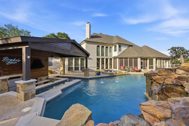 6050 Oak Hollow Drive, Burleson, TX 76028