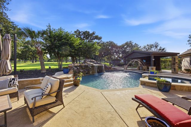 6050 Oak Hollow Drive, Burleson, TX 76028