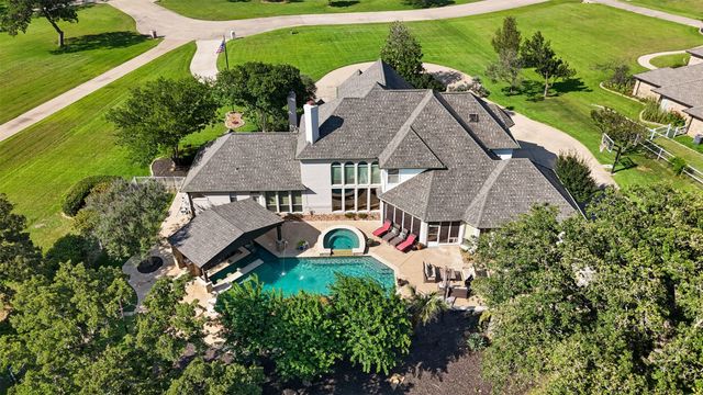 6050 Oak Hollow Drive, Burleson, TX 76028