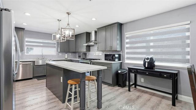 5560 Mountain View Avenue, Yorba Linda, CA 92886