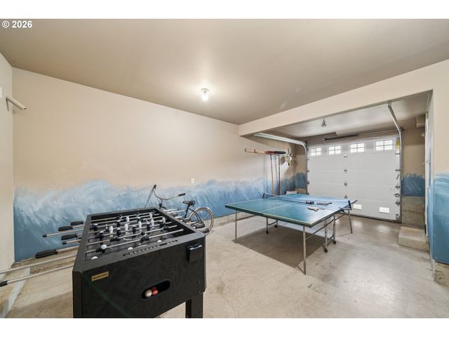 547 S FRONT St, Rockaway Beach, OR 97136