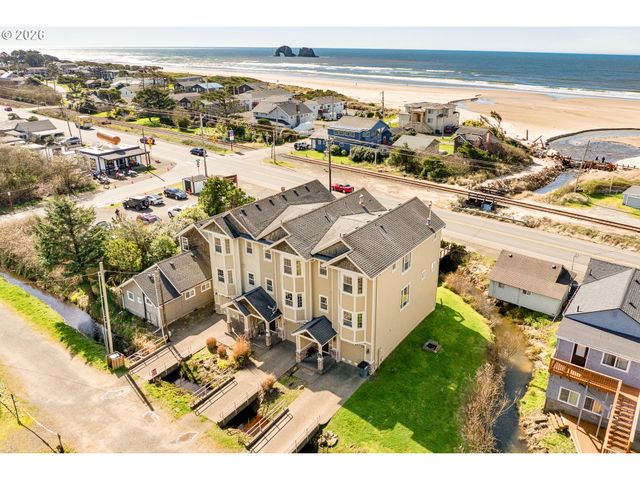 547 S FRONT St, Rockaway Beach, OR 97136