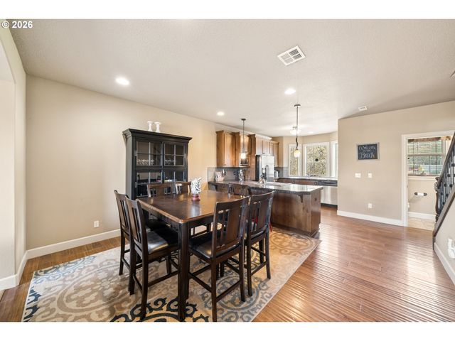 547 S FRONT St, Rockaway Beach, OR 97136