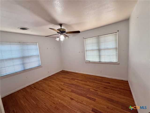 1504 Bridge Street, Gatesville, TX 76528