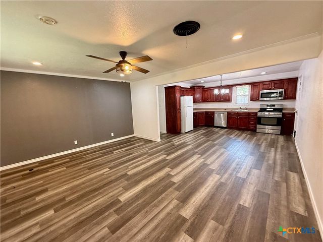 1504 Bridge Street, Gatesville, TX 76528