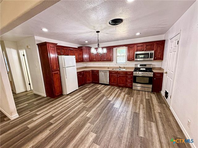 1504 Bridge Street, Gatesville, TX 76528