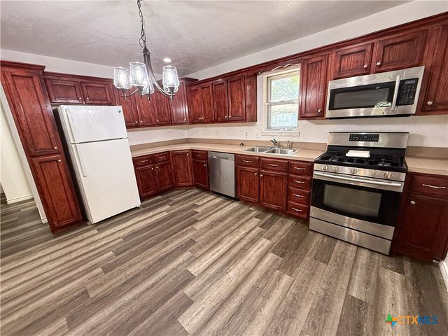 1504 Bridge Street, Gatesville, TX 76528