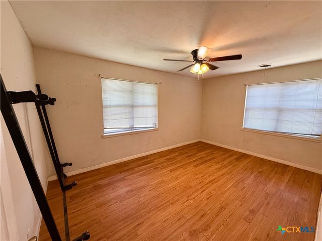 1504 Bridge Street, Gatesville, TX 76528