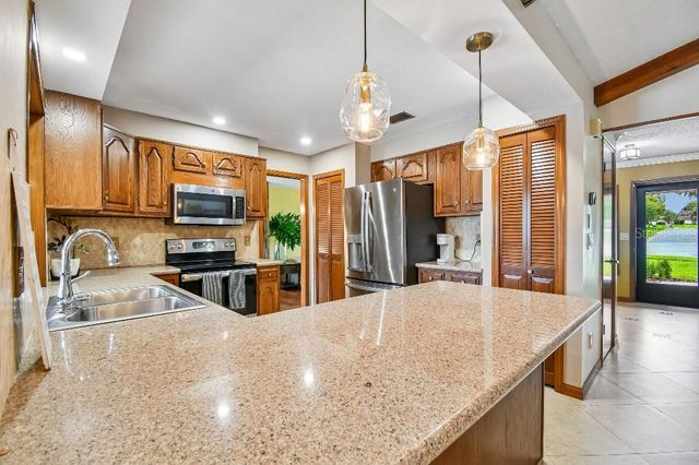 507 FERNWOOD DRIVE, Altamonte Springs, FL 32701