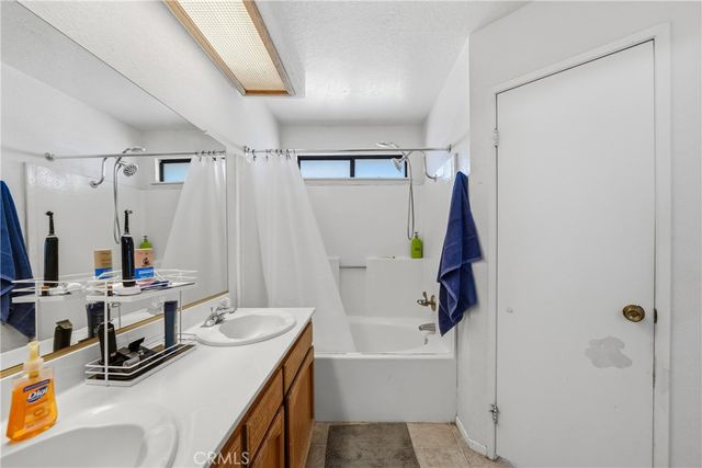 13454 Elm, Hesperia, CA 92344