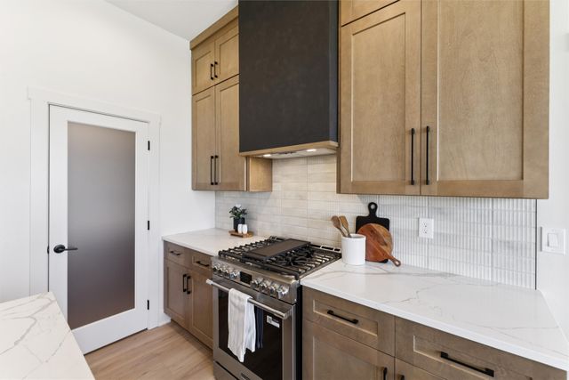 1430 NW Red Oak Drive, Waukee, IA 50263