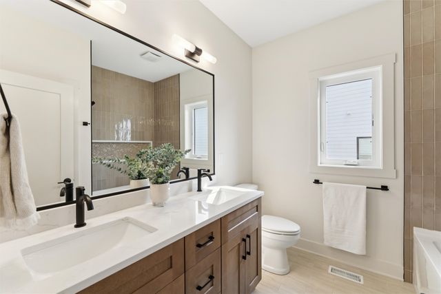 1430 NW Red Oak Drive, Waukee, IA 50263