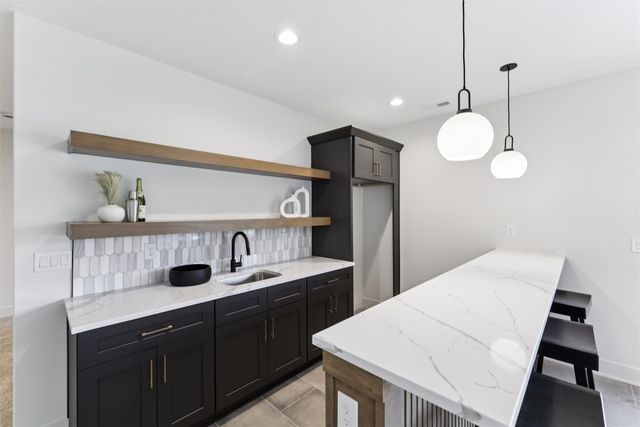 1430 NW Red Oak Drive, Waukee, IA 50263