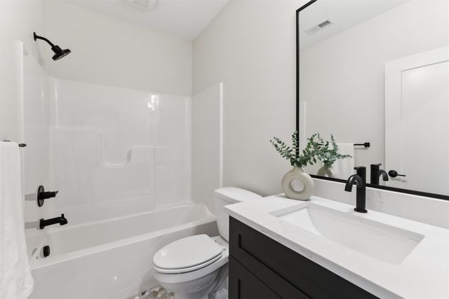 1430 NW Red Oak Drive, Waukee, IA 50263